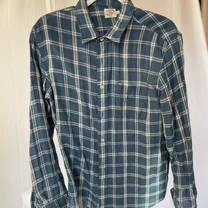 Faherty  button down long sleeve shirt